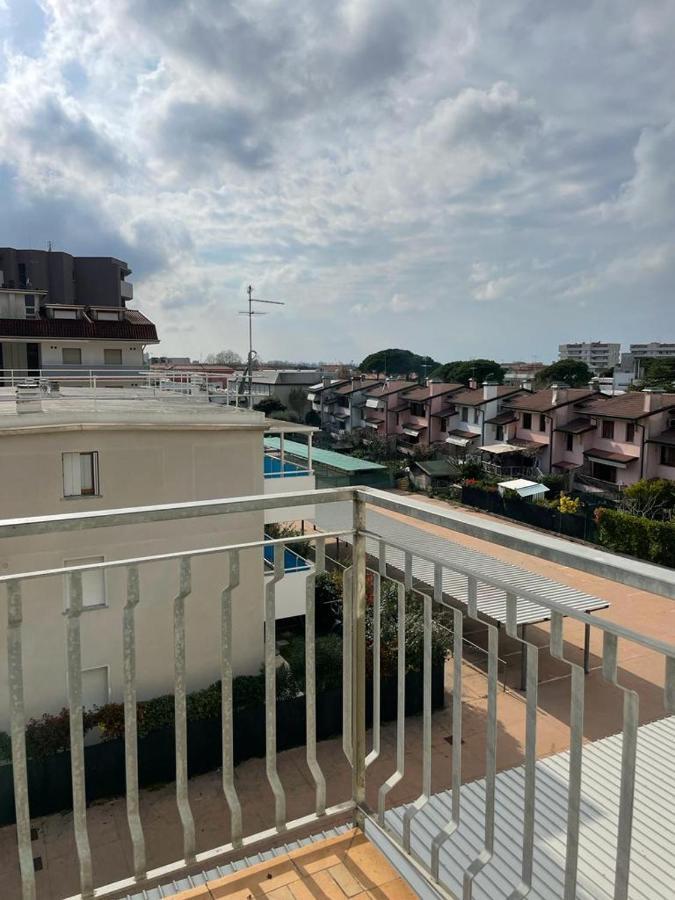 Condominio Michelangelo-Solo Per Famiglie- Walterigato Apartments Jesolo Extérieur photo