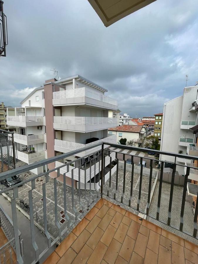 Condominio Michelangelo-Solo Per Famiglie- Walterigato Apartments Jesolo Extérieur photo