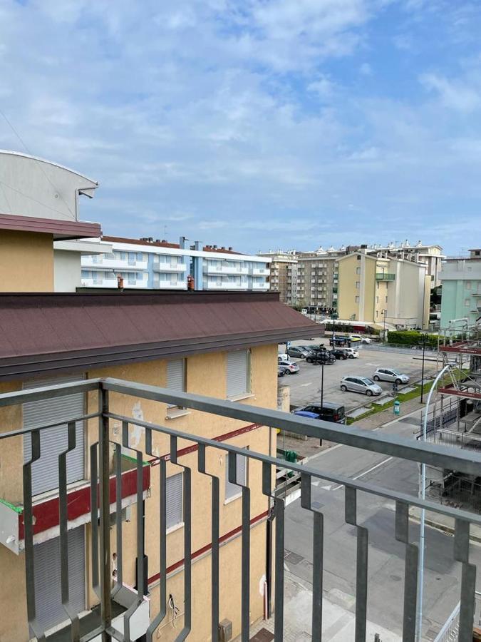 Condominio Michelangelo-Solo Per Famiglie- Walterigato Apartments Jesolo Extérieur photo